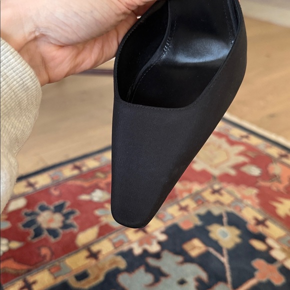 Saint Laurent Tom Slingback Pump in Nero & Heavenly Blue - Picture 11 of 12